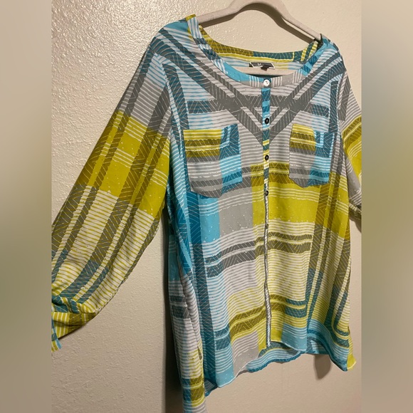 JM Collection Vibrant Semi Sheer Button Uo Blouse | Shirt | Top - Picture 2 of 4